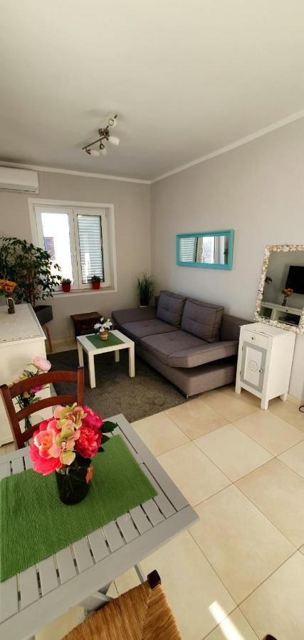 Apartments Ruzic Njivice Chambre photo