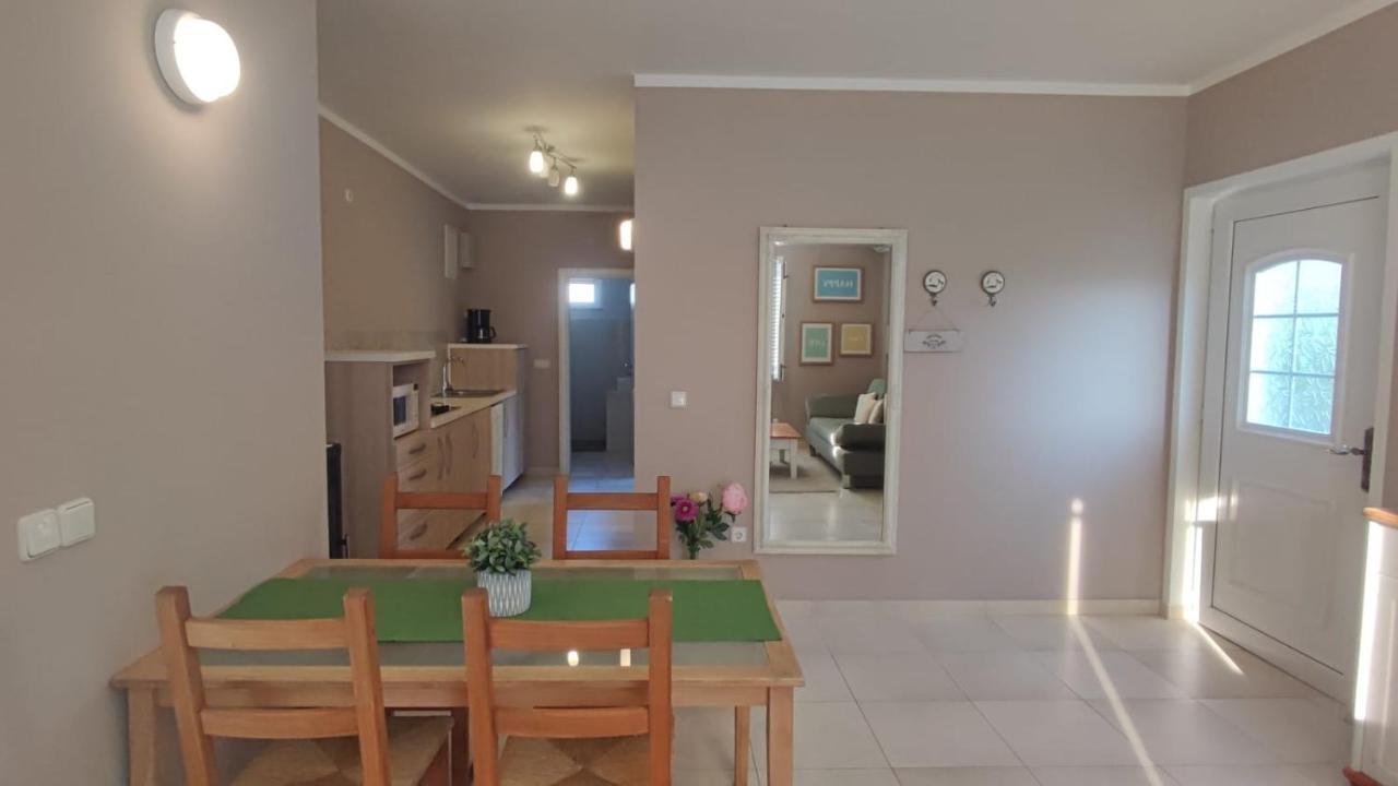 Apartments Ruzic Njivice Extérieur photo